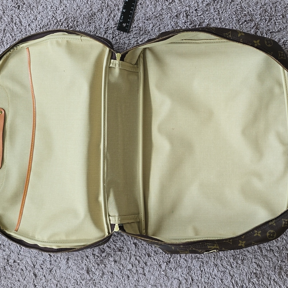 Louis Vuitton Alize 2 pouch travel bag **READ** - Picture 16 of 17